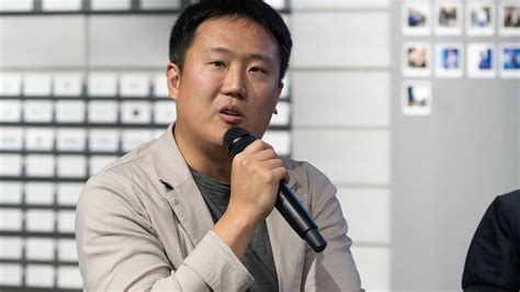 T­e­r­r­a­’­n­ı­n­ ­k­u­r­u­c­u­ ­o­r­t­a­ğ­ı­ ­D­a­n­i­e­l­ ­S­h­i­n­,­ ­G­ü­n­e­y­ ­K­o­r­e­’­d­e­ ­d­o­l­a­n­d­ı­r­ı­c­ı­l­ı­k­l­a­ ­s­u­ç­l­a­n­d­ı­